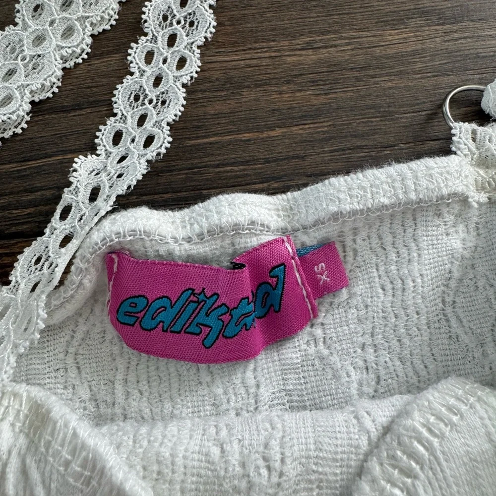 Lace Trim White Camisole Top - Picture 2 of 3